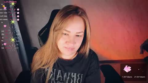 Snapshot of bellezza_ chatting on October 15, 3:23 pm Your Annabelle Wolf online show from October 15, 3:23 pm
