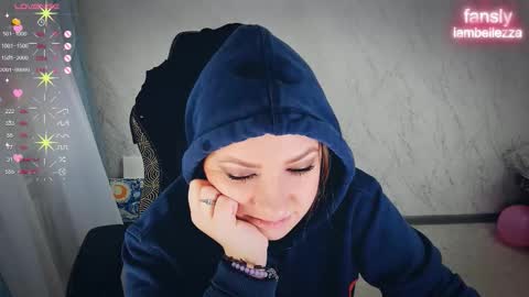 Your Annabelle Wolf  online show from November 28, 11:35 am