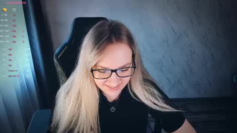 Your Annabelle Wolf  online show from June 1, 4:20 pm