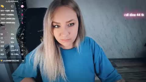 Snapshot of bellezza_ chatting on July 21, 9:00 am Your Annabelle Wolf online show from July 21, 9:00 am
