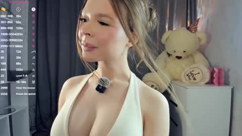 Snapshot of bellidream chatting on April 19, 6:07 pm Bella online show from April 19, 6:07 pm