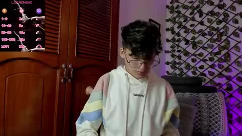 Neon online show from December 19, 11:17 am