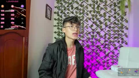 Neon online show from January 8, 12:51 pm