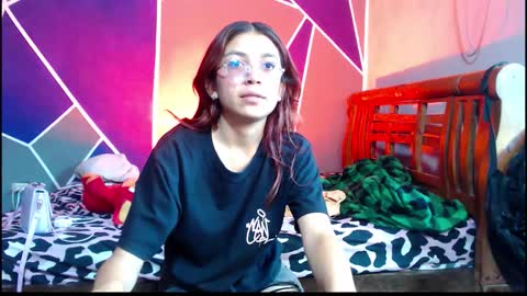 Snapshot of bellota_bunny chatting on January 17, 7:28 pm bellota bunny online show from January 17, 7:28 pm