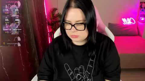 LinaBoo online show from November 17, 5:13 am