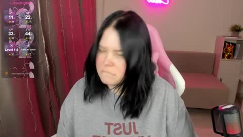 LinaBoo online show from April 4, 5:06 am