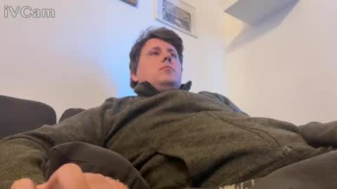 Snapshot of ben_2456 chatting on April 8, 6:24 am ben_2456 online show from April 8, 6:24 am