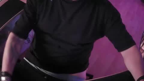 Snapshot of ben_big69 chatting on November 17, 7:19 pm ben_big69 online show from November 17, 7:19 pm