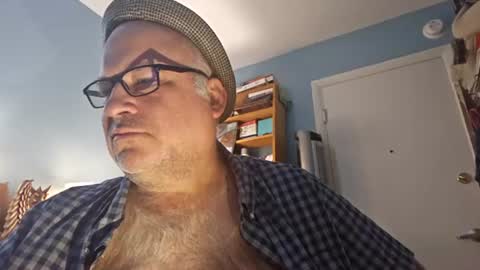 Snapshot of bendavewill chatting on June 21, 7:33 am Bendavewill online show from June 21, 7:33 am