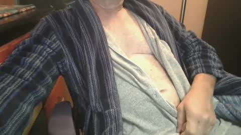 Snapshot of bendrinkin chatting on September 9, 10:04 am bendrinkin online show from September 9, 10:04 am