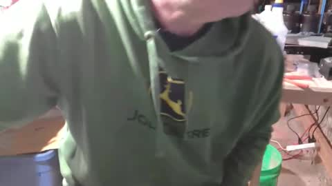 Snapshot of bendrinkin chatting on February 22, 8:51 pm bendrinkin online show from February 22, 8:51 pm