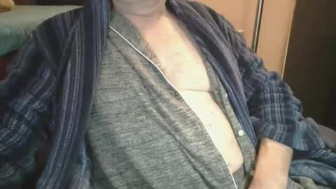 Snapshot of bendrinkin chatting on March 23, 8:51 am bendrinkin online show from March 23, 8:51 am