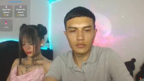 Tiffany and Bengie online show from November 25, 11:05 pm