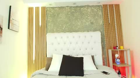 Tiffany and Bengie online show from March 19, 9:08 pm