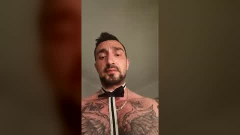 Snapshot of benhard90 chatting on July 9, 10:36 pm Benhard90 online show from July 9, 10:36 pm