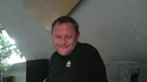 Snapshot of benizio_ chatting on March 20, 12:32 pm benizio online show from March 20, 12:32 pm