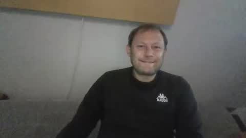 Snapshot of benizio_ chatting on May 13, 10:12 am benizio online show from May 13, 10:12 am