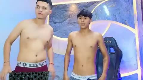 Snapshot of benjamin_alam chatting on July 23, 9:35 pm benjamin_alam online show from July 23, 9:35 pm