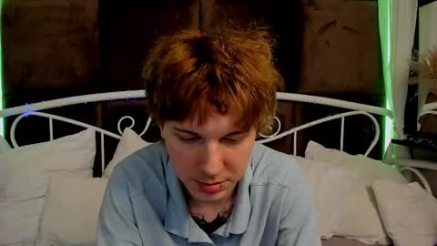Snapshot of benjamin_harris chatting on May 27, 4:15 pm Benjamin online show from May 27, 4:15 pm