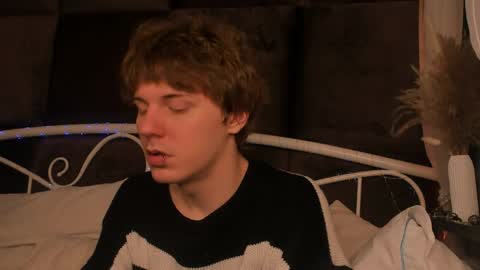 Snapshot of benjamin_harris chatting on May 31, 8:54 pm Benjamin online show from May 31, 8:54 pm
