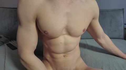 benjaminkarl02 online show from April 14, 8:53 am