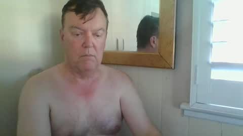 Snapshot of benjoid chatting on March 4, 4:38 am benjoid online show from March 4, 4:38 am