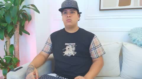 bennett_alejoo online show from December 15, 7:18 pm