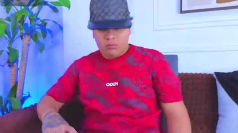 Snapshot of bennett_alejoo chatting on July 12, 7:27 pm bennett_alejoo online show from July 12, 7:27 pm
