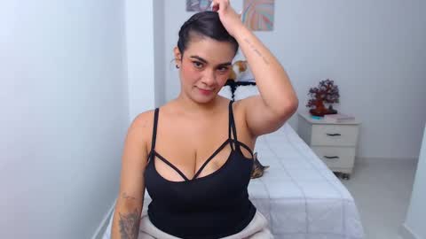 benny online show from February 9, 6:47 pm