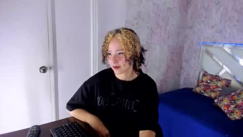 benny_wilson online show from September 16, 3:51 am