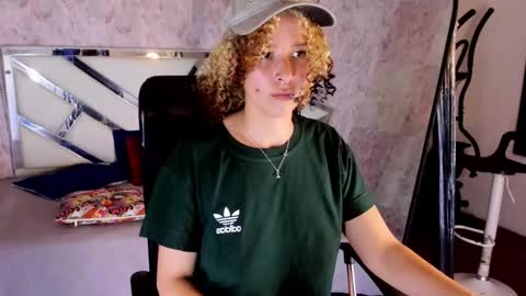 benny_wilson online show from November 8, 4:01 am