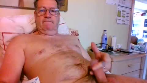 Snapshot of bennybutterfly007 chatting on April 27, 8:56 am bennybutterfly007 online show from April 27, 8:56 am