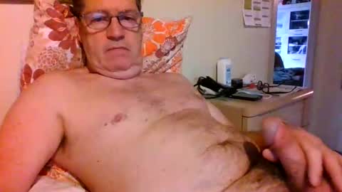 Snapshot of bennybutterfly007 chatting on May 11, 7:47 am bennybutterfly007 online show from May 11, 7:47 am