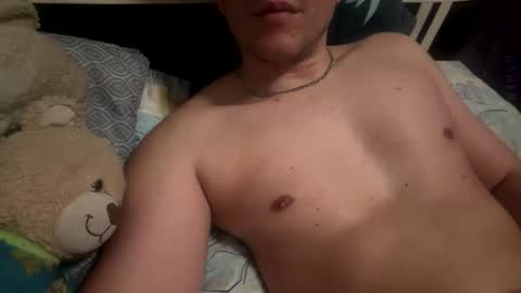 Snapshot of bennydemon chatting on April 1, 9:34 pm bennydemon online show from April 1, 9:34 pm