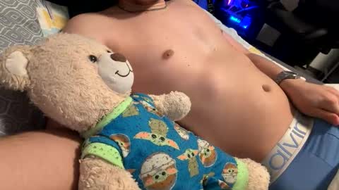 Snapshot of bennydemon chatting on April 3, 10:41 pm bennydemon online show from April 3, 10:41 pm