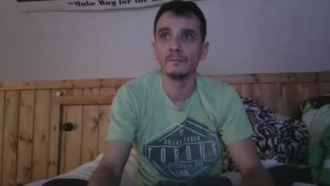 Snapshot of bennymn chatting on January 14, 6:45 am benny and innocentvixon online show from January 14, 6:45 am