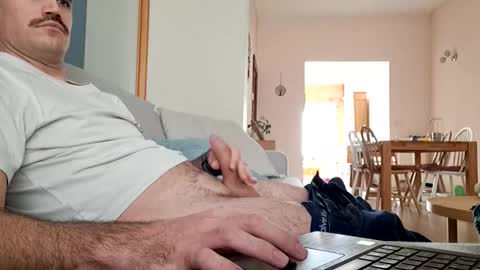 Snapshot of benoitgmx12 chatting on October 21, 12:28 pm benoitgmx12 online show from October 21, 12:28 pm