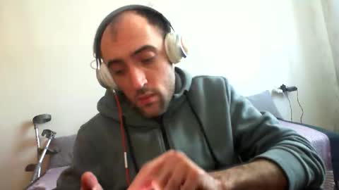 bentish online show from March 3, 10:43 am