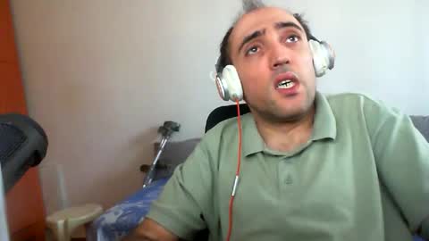 bentish online show from April 25, 10:40 am