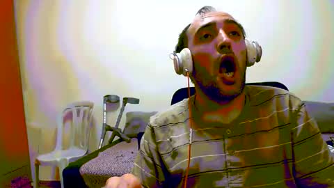 Snapshot of bentish chatting on June 11, 3:32 pm bentish online show from June 11, 3:32 pm