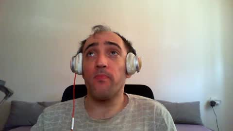 Snapshot of bentish chatting on June 22, 8:00 am bentish online show from June 22, 8:00 am