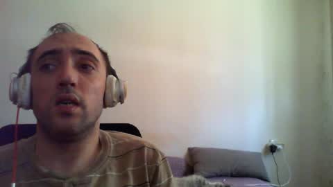 Snapshot of bentish chatting on June 24, 9:52 am bentish online show from June 24, 9:52 am