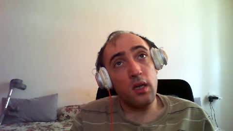 Snapshot of bentish chatting on June 26, 7:57 am bentish online show from June 26, 7:57 am