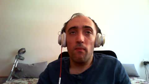 Snapshot of bentish chatting on June 27, 7:35 am bentish online show from June 27, 7:35 am