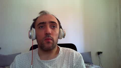 Snapshot of bentish chatting on July 1, 6:59 am bentish online show from July 1, 6:59 am