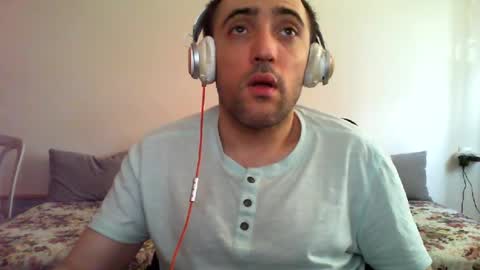 Snapshot of bentish chatting on July 7, 6:47 am bentish online show from July 7, 6:47 am