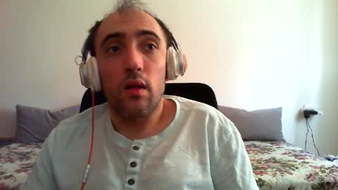 Snapshot of bentish chatting on July 7, 7:23 am bentish online show from July 7, 7:23 am