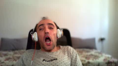 Snapshot of bentish chatting on July 11, 9:34 am bentish online show from July 11, 9:34 am