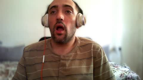 Snapshot of bentish chatting on July 22, 6:05 am bentish online show from July 22, 6:05 am