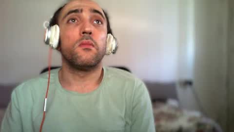 Snapshot of bentish chatting on July 28, 12:48 pm bentish online show from July 28, 12:48 pm